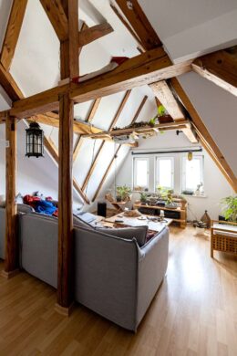 Vermietete Dachgeschosswohnung im Herzen Jenas – Solide Kapitalanlage nahe Innenstadt, 07745 Jena, Dachgeschosswohnung